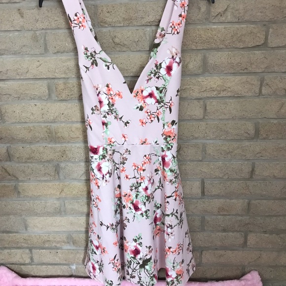 Trixxi Dresses & Skirts - ☺️CLOSET CLEAR OUT!!!!☺️ Floral Dress